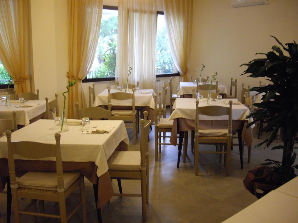 Residenza Hotel Garden Toscolano Maderno Ngoại thất bức ảnh